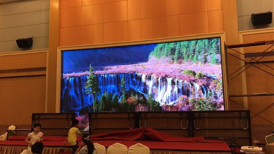 luminosità Shenzhen LED dei video dello schermo 3mm di 7.68m*4.032m alta passi dell'interno del pixel